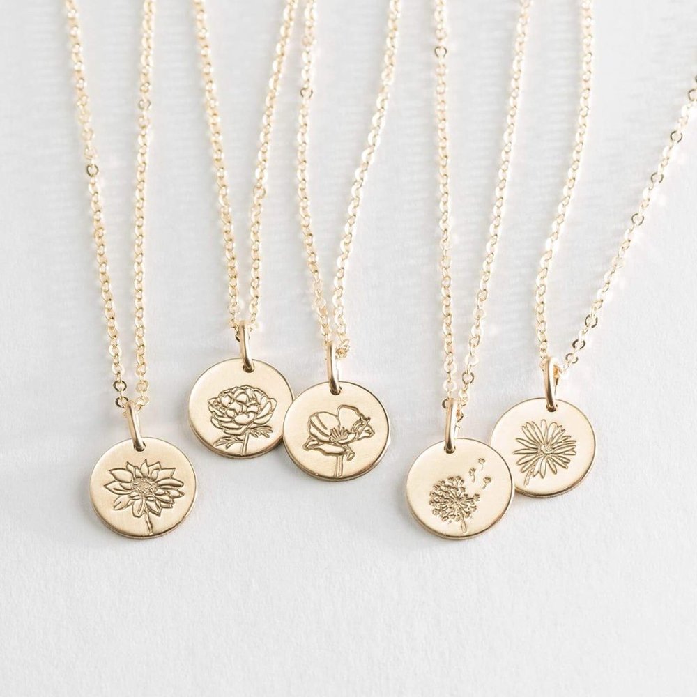 Sunflower Engraved Cute Floral Minimalist Necklace - Picture 16 of 16